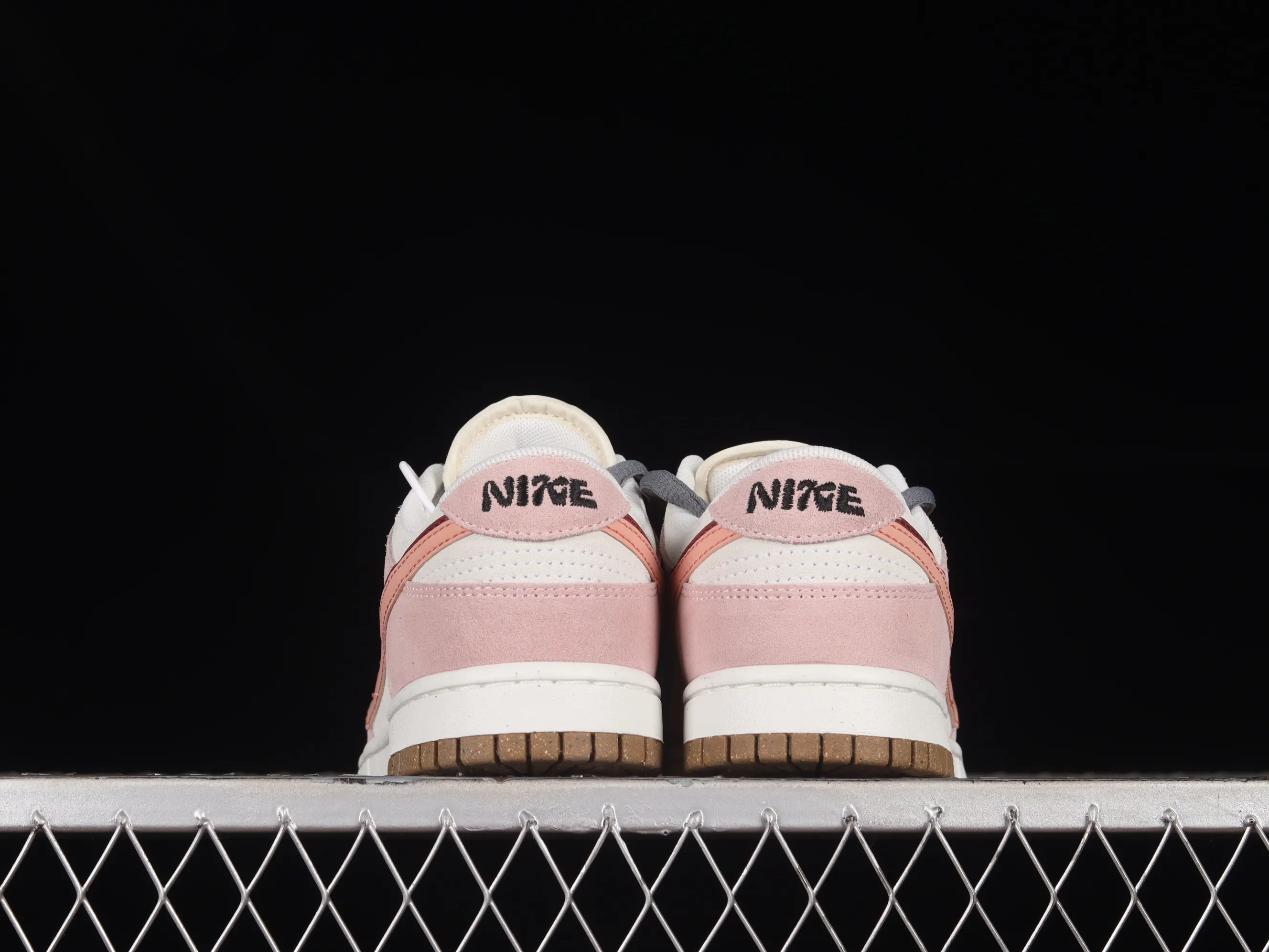 All Categories Nk SB Dunk Series Nk SB Dunk Low Low-top sneakers Nk SB Dunk Low "85" Coconut milk powder Panda knows magic SB low-top sports and leisure sneakers DO9457-120